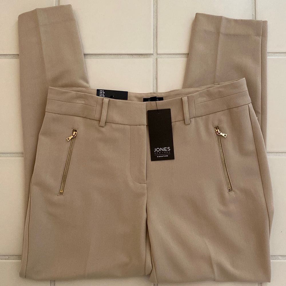 Jones New York size 6 Ella tan pants